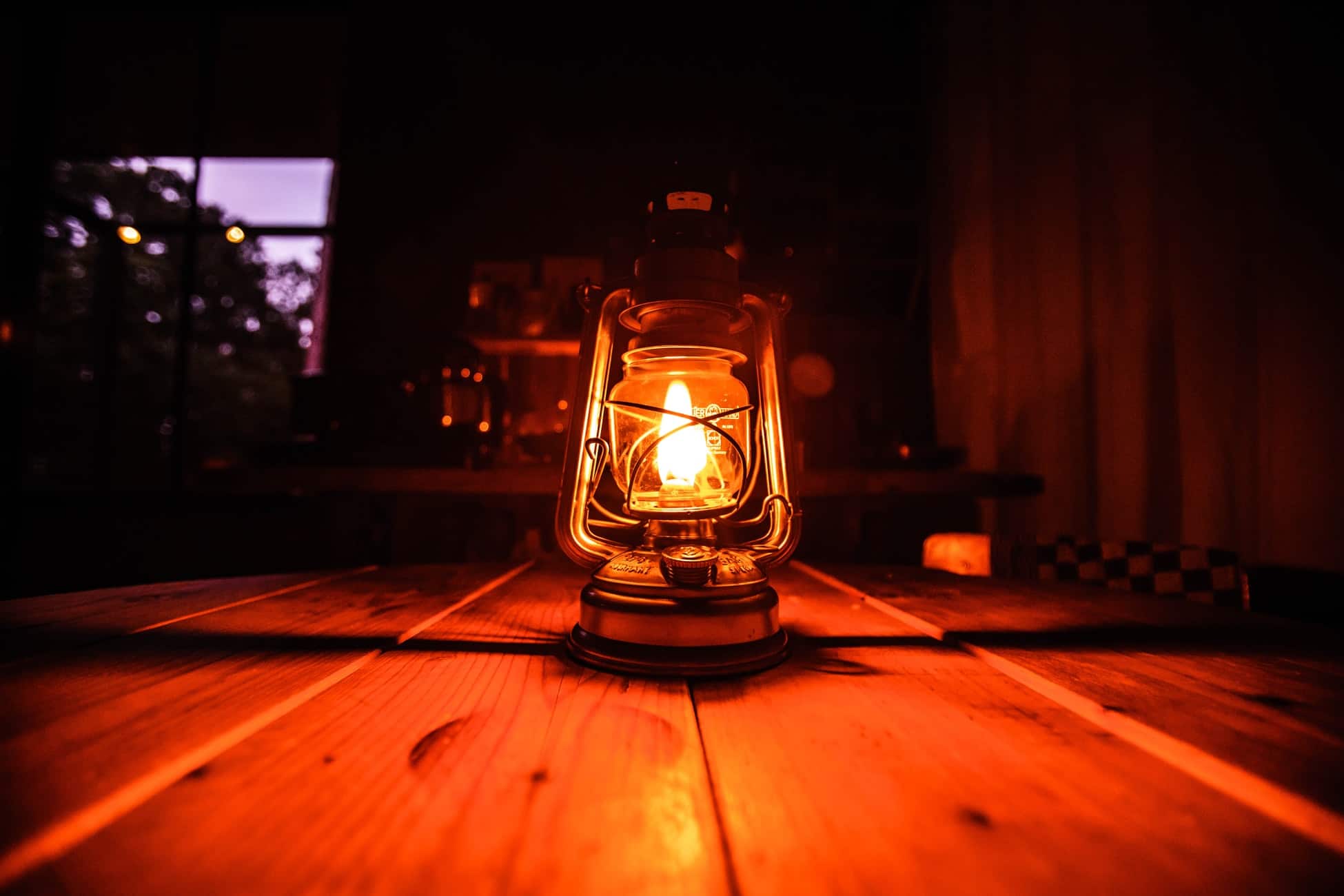 Is It Possible for a Heat Lamp to Spark a Fire?