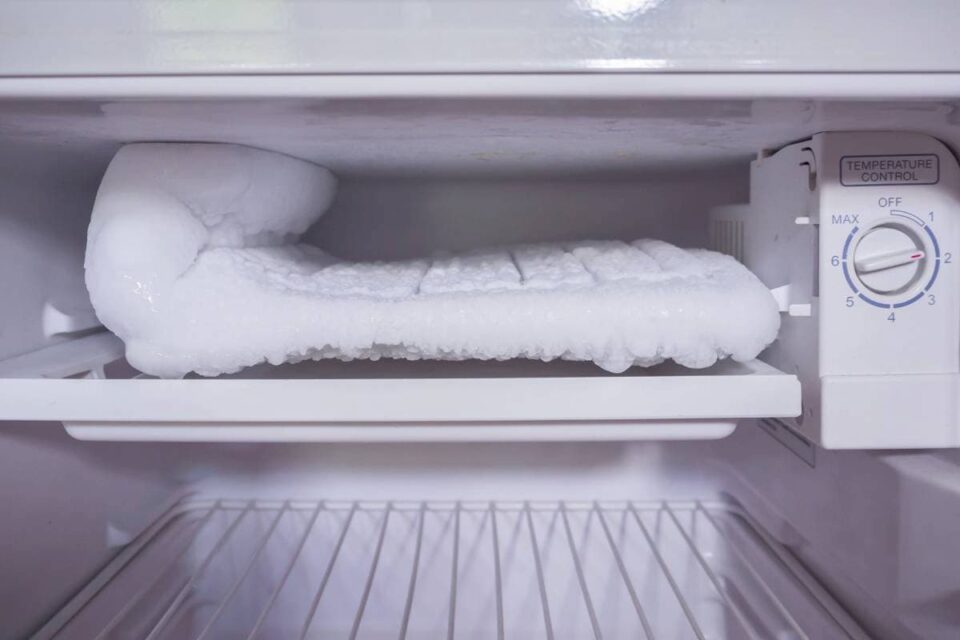 Samsung Refrigerator Keeps Beeping? [4 Causes + Fixes]