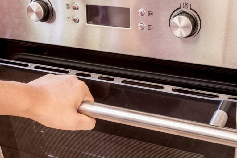 Why is my Samsung oven not heating up?