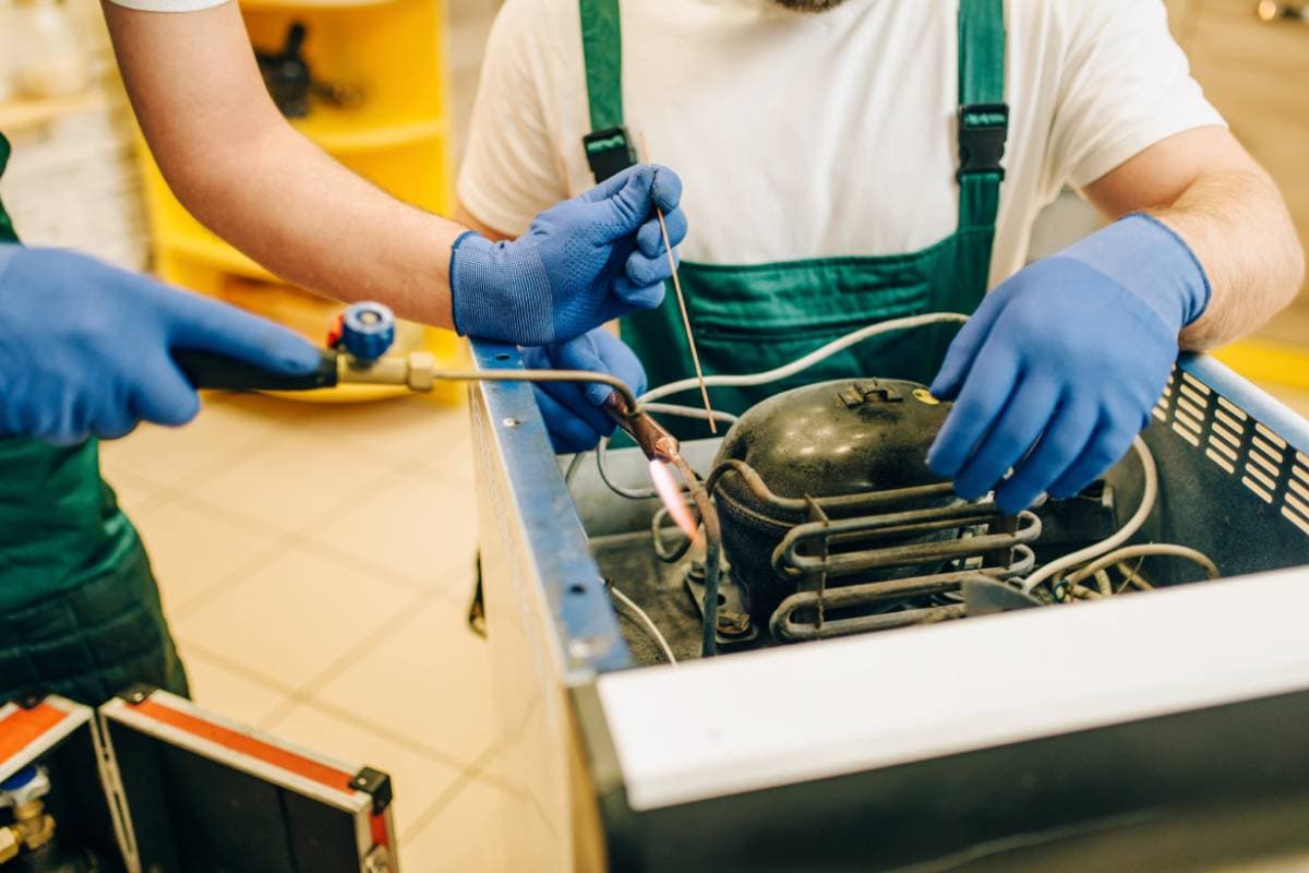 5 Proven Methods How to Stop Your Mini Fridge from Clicking.